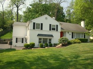 2747 Lower Grandin Rd, Cincinnati, OH 45208