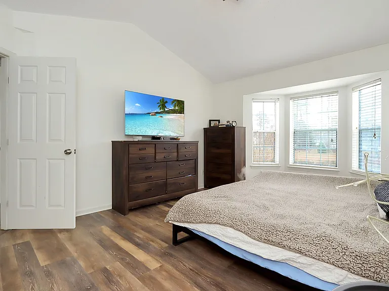 1356 Lake Dr — Photo 24