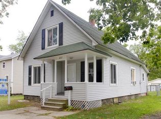 807 5th St, Three Rivers, MI 49093