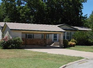 1103 Country Wood Dr, Ardmore, OK 73401