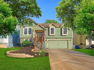 1016 N Crest Dr, Olathe, KS 66061