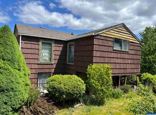811 SE 7th Pl, Toledo, OR 97391