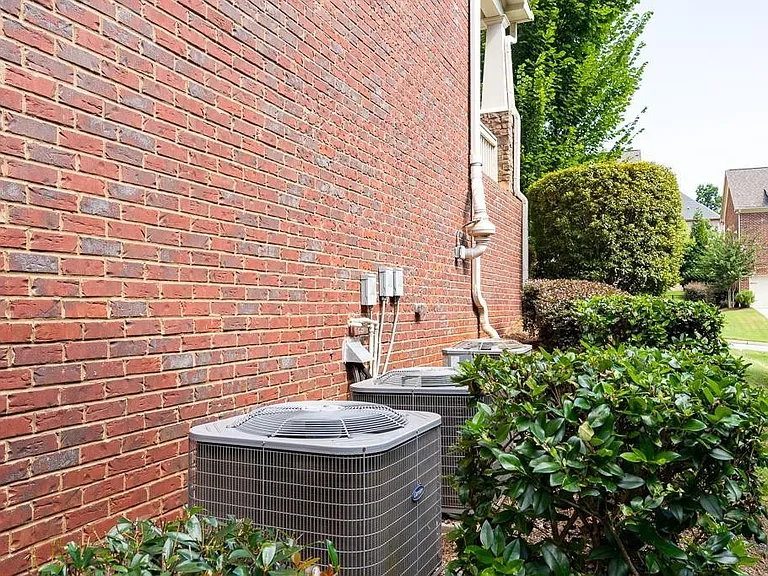 1290 Redbud Dr — Photo 25