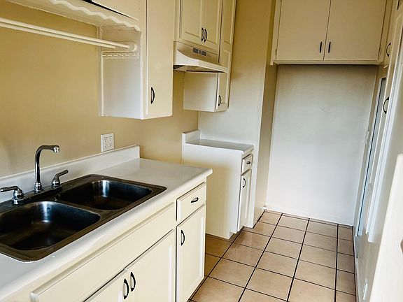 5th image of 6438 Stafford Ave #B