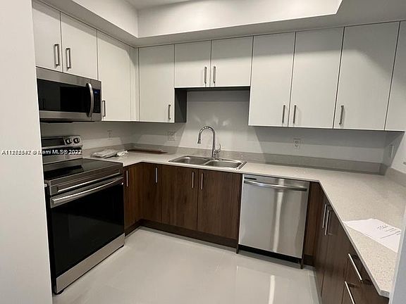 2nd image of 10950 NW 82nd St Unit 312