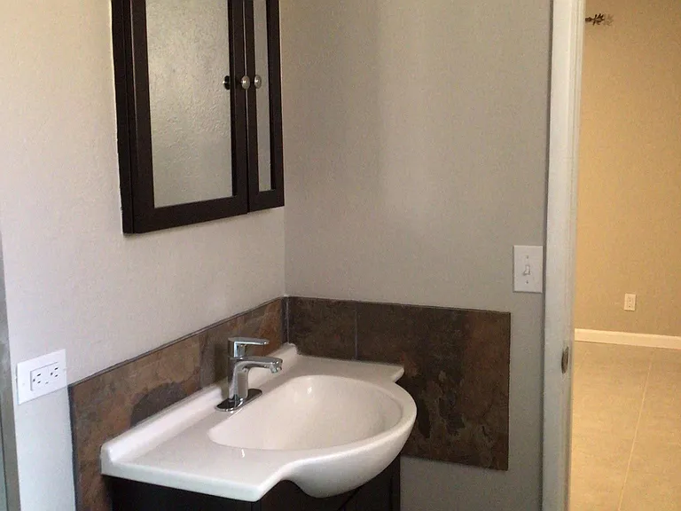 1646 N Daffodil St — Photo 20
