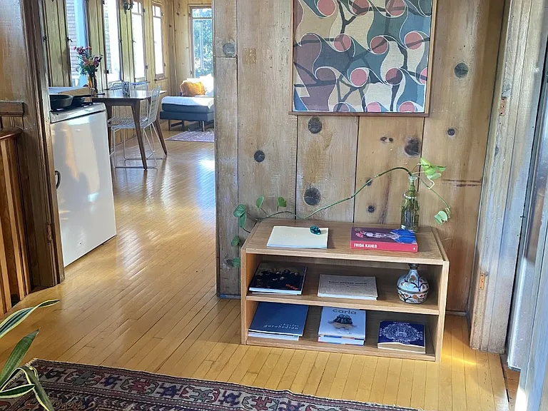 1024 W Edgeware Rd — Photo 8