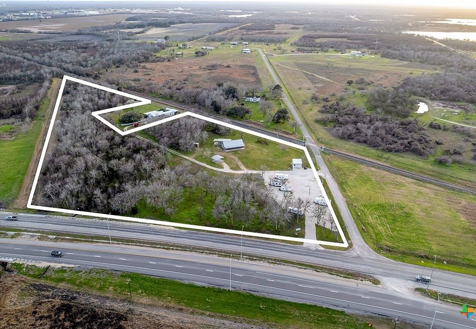 1st image of 52 Old Bloomington Rd N