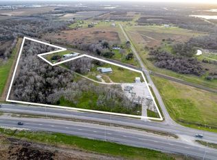 52 Old Bloomington Rd N, Victoria, TX 77905