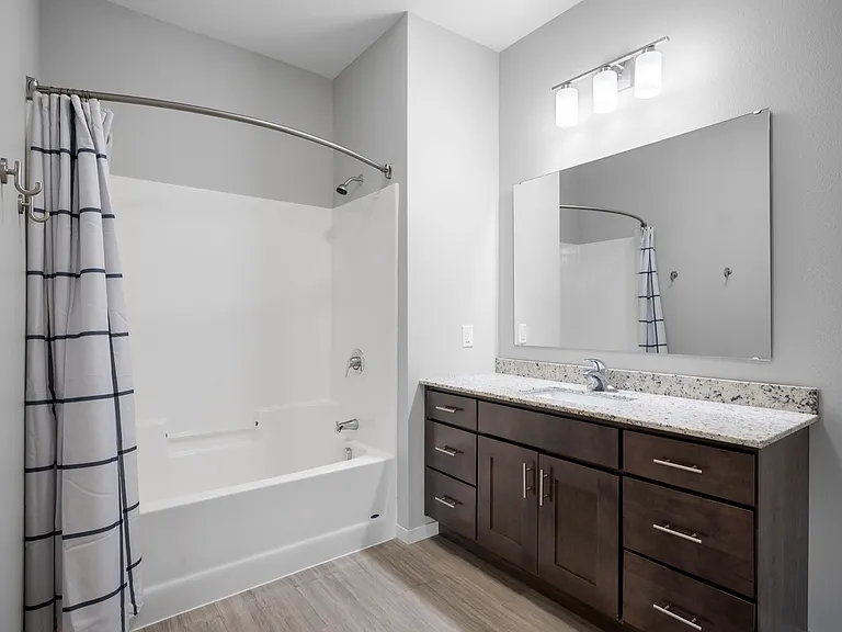 5. Aspen Lofts C - Bath 5. Aspen Lofts C - Bath