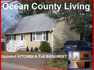 40 Spruce St, Beachwood, NJ 08722