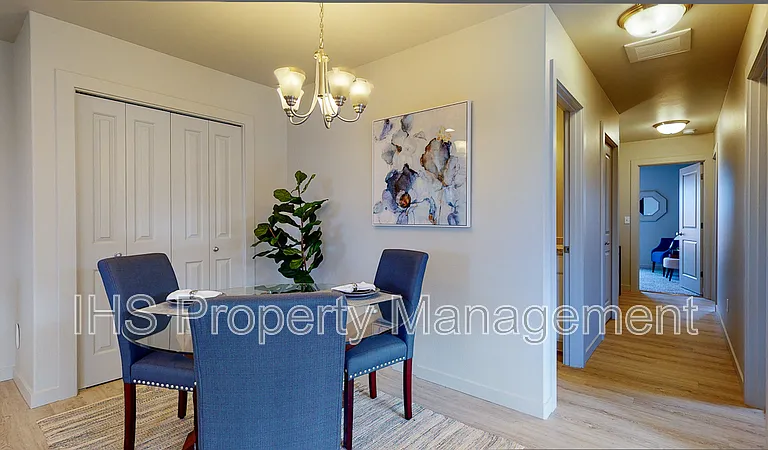 2513 E Helena St #A — Photo 4