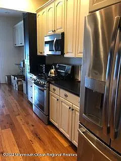 36 Surf Ave — Photo 6