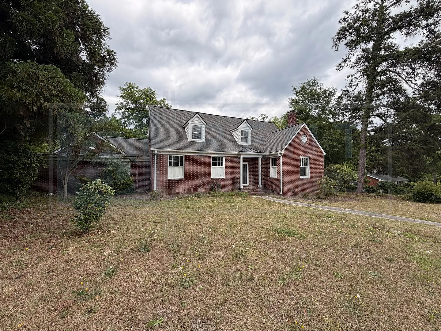 3925 Rosewood Dr. — Photo 1