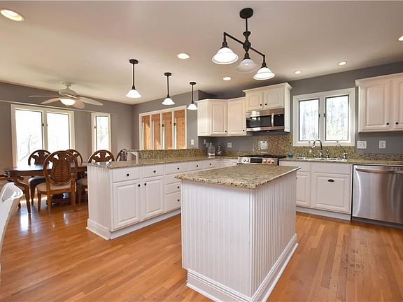 3rd image of 59325 Cypress Bayou Ln