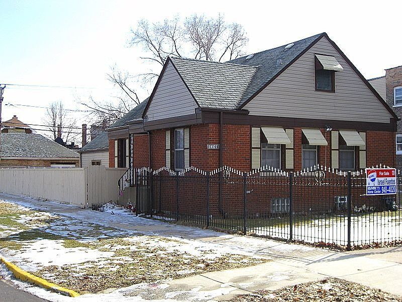 1st image of 1401 S 61st Ct
