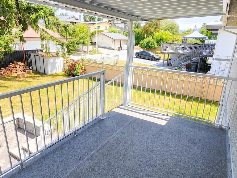 1535 Blaine Ave #UPPER — Photo 4