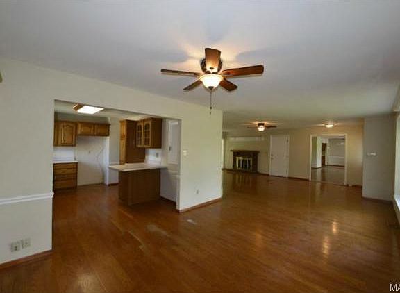 4th image of 568 Burlington Mill Dr