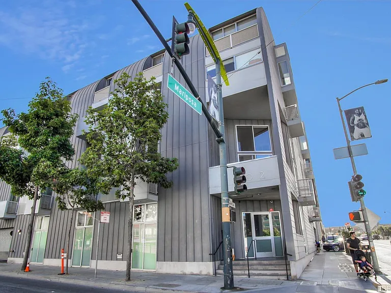 2002 3rd St #220 — Photo 35
