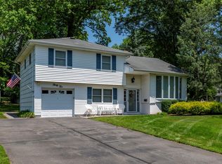 32 Stratford Pl, New City, NY 10956