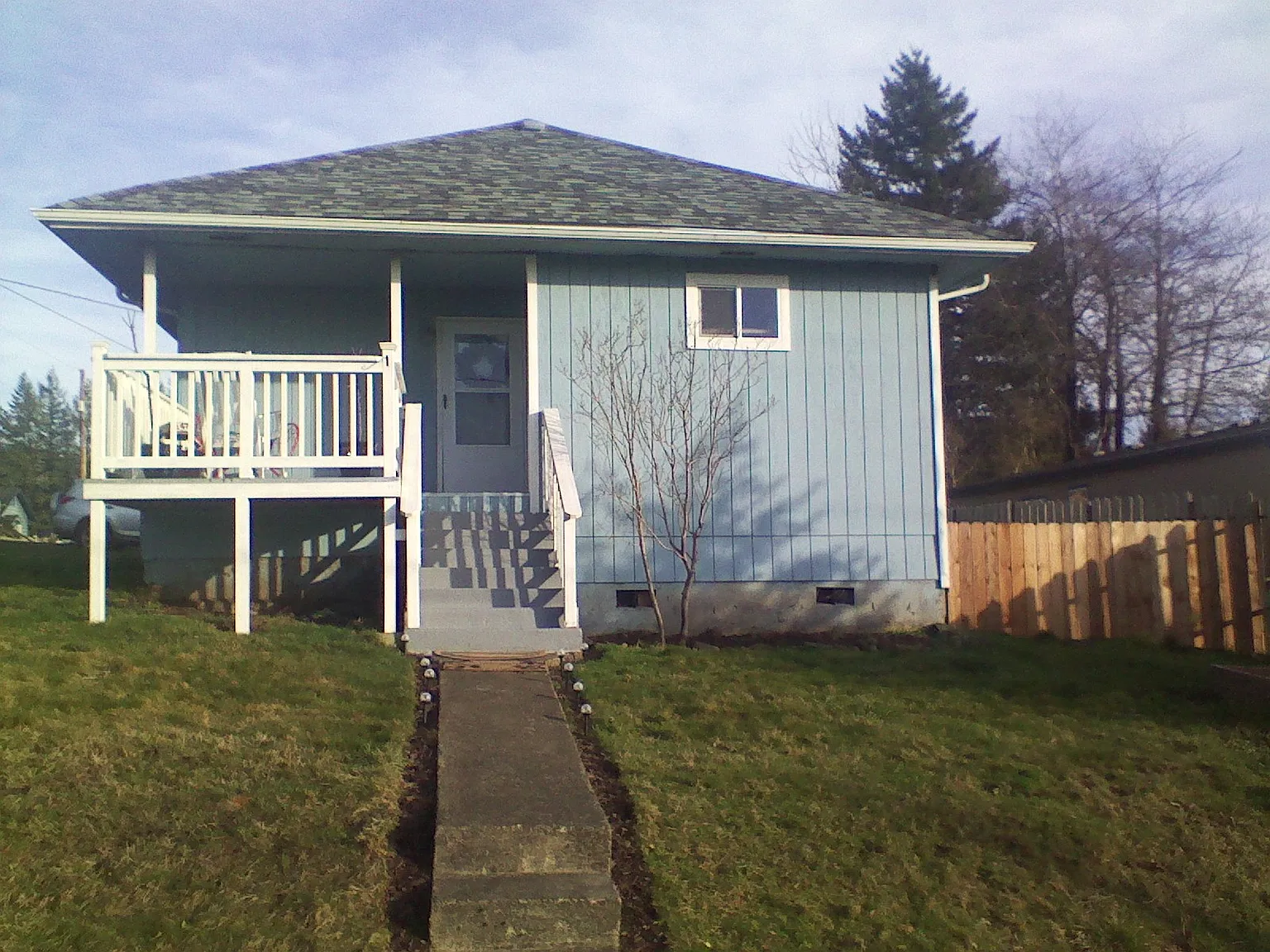 916 SE Fir St photo 1