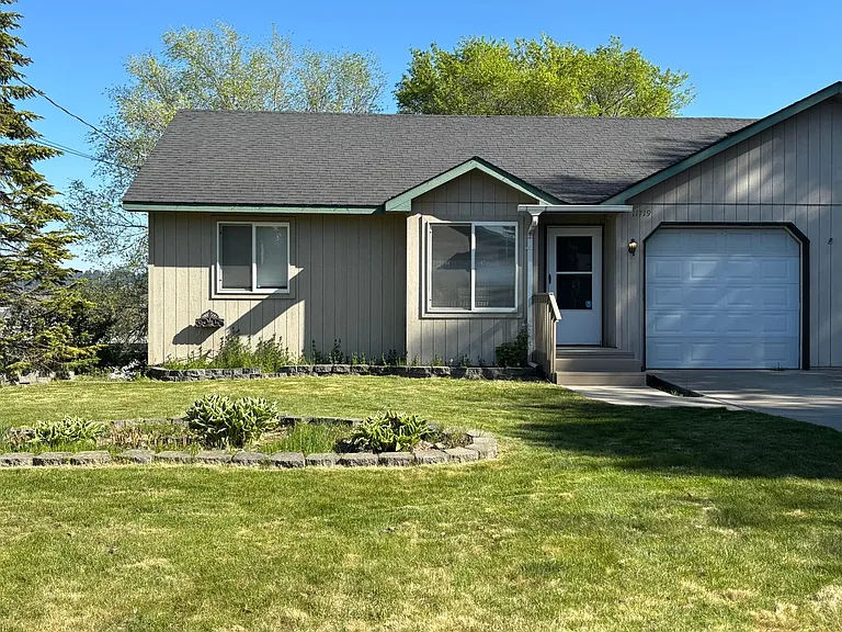 11719-21 E Nora Ave — Photo 1