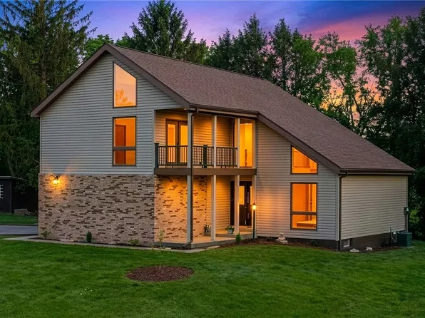 1893 McClellandtown Rd, Masontown, PA 15461