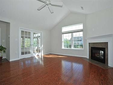 3rd image of 2121 Isleworth Ln