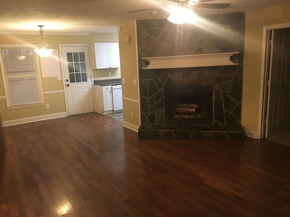 Living/Dining w/ Fireplace