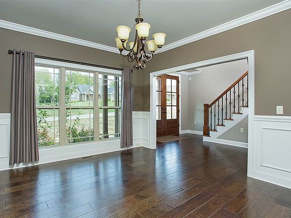 3rd image of 4575 Fairvue Farm Ct