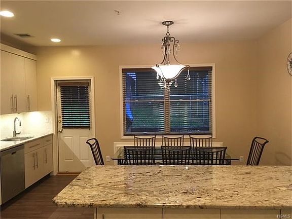 3rd image of 15 Kaufman Ct Unit 213