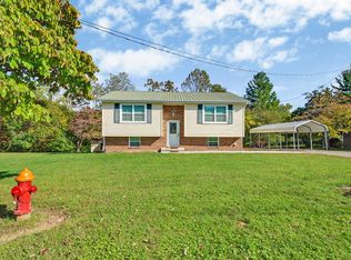 141 Crestview Dr, Crossville, TN 38555