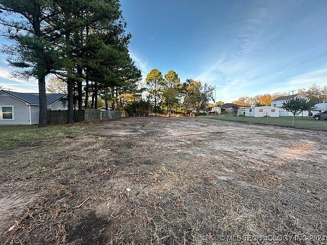 2nd image of 502 Diamond St
