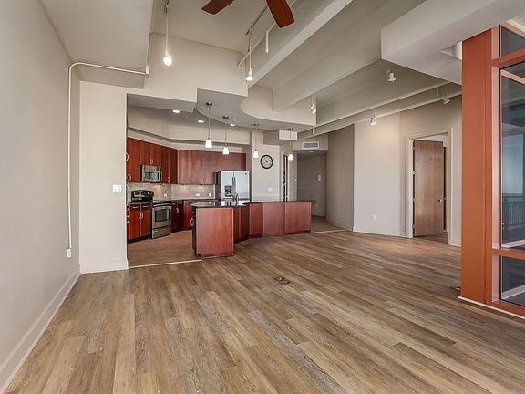 3rd image of 320 N 1st St #906
