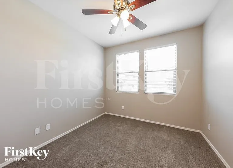 18530 W Robin Ln — Photo 12