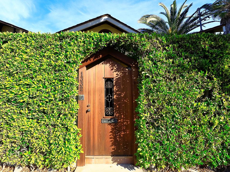 Entry Gate