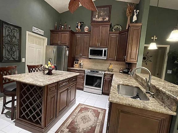 3rd image of 1584 E Saint Charles Pl