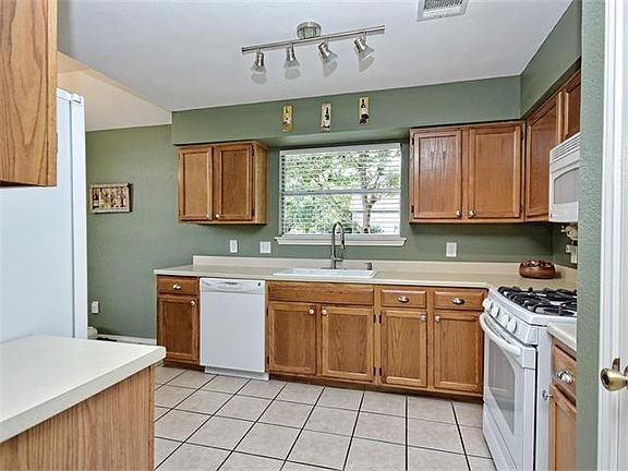 5th image of 8646 Piney Creek Bnd