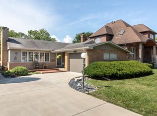 1305 Garden St, Park Ridge, IL 60068