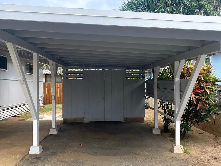 Detached Garage