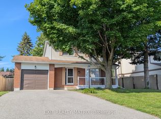 30 Bartley Cres, Ottawa, ON K2J 2J7