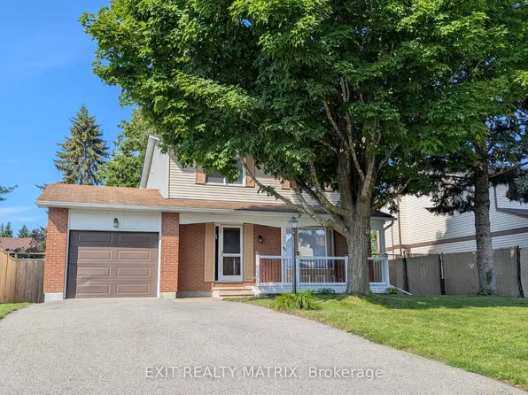 30 Bartley Cres, Ottawa, ON K2J 2J7