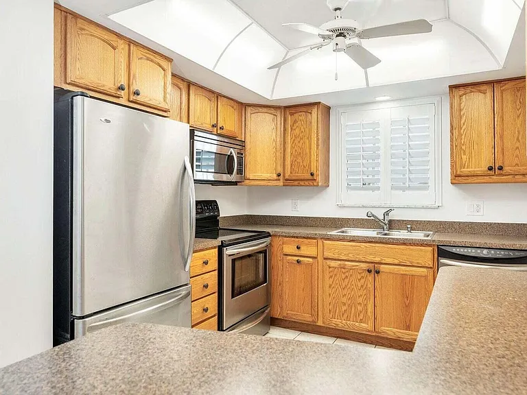 907 Marina Dr #402 — Photo 12