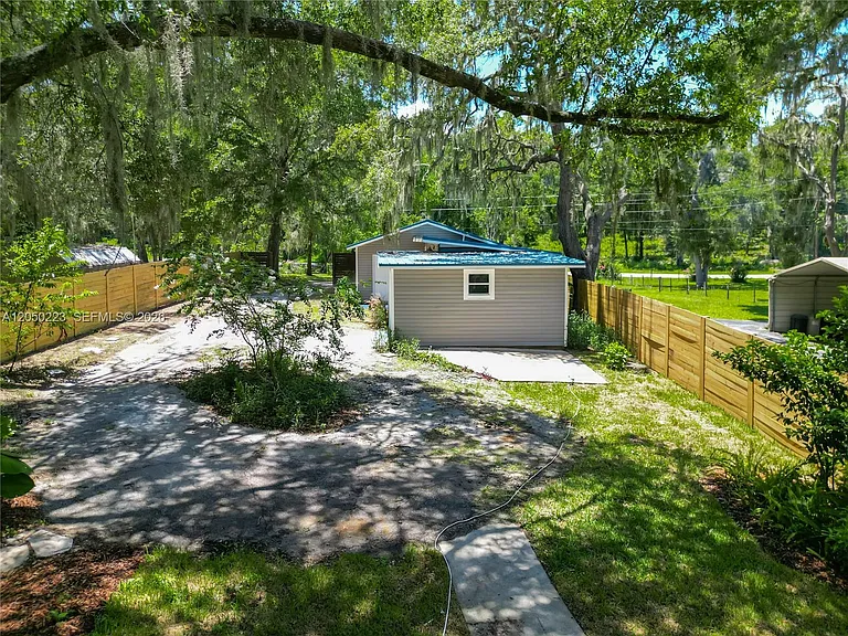 8781 S Lakeshore Dr — Photo 28