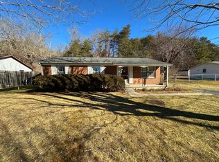 540 Old White Trl, White Sulphur Springs, WV 24986