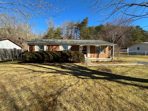 540 Old White Trl, White Sulphur Springs, WV 24986