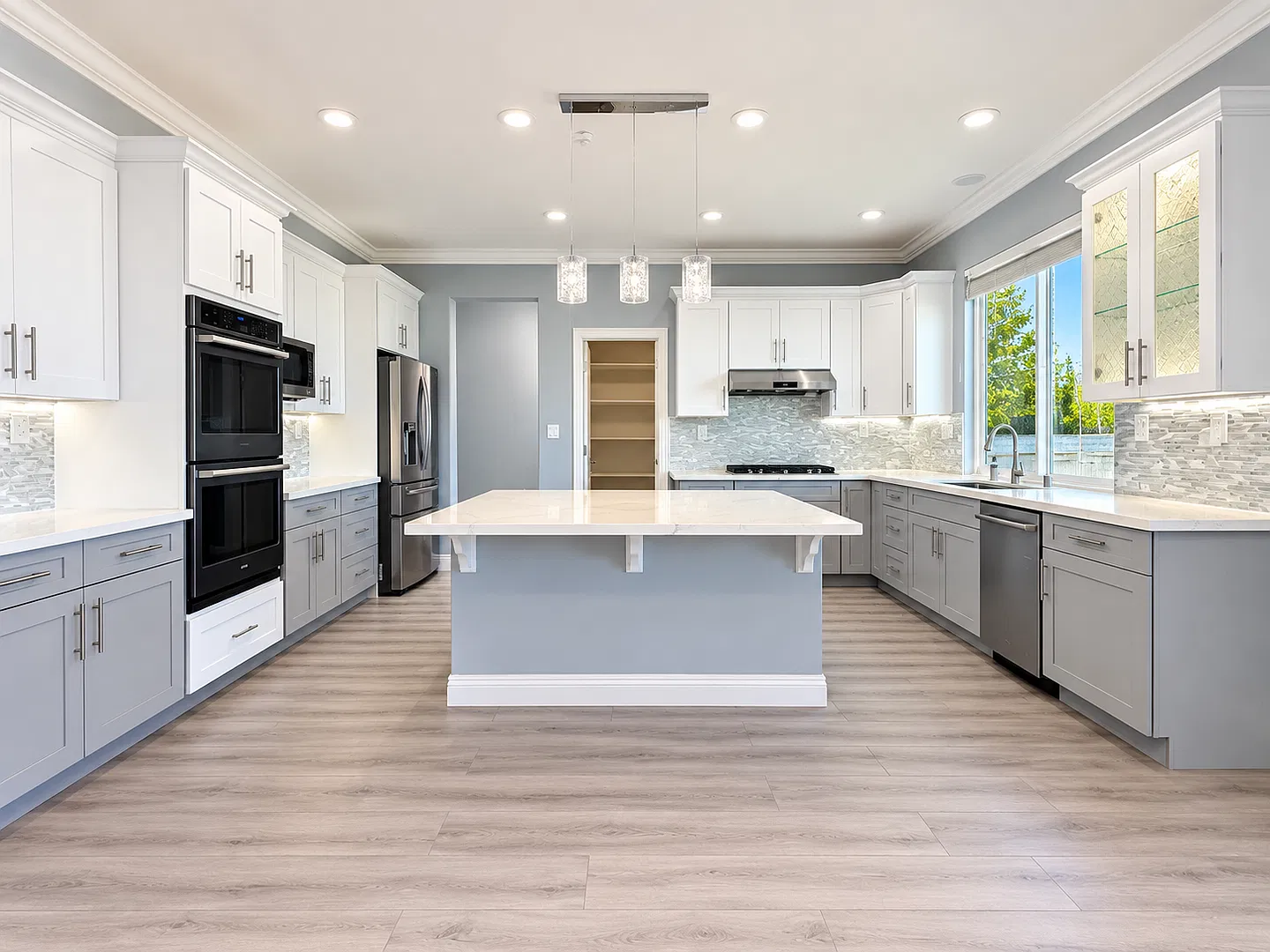 Bay Area Views galore with this Hayward Hills Gem! — Photo 3