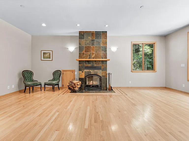 310 Wild Iris Ln — Photo 9