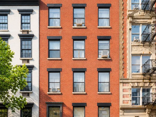 336 West 19th Street image 1 of 22