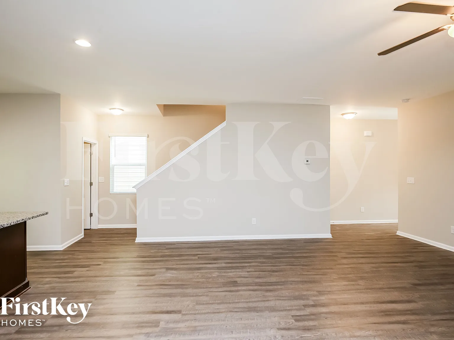 3 bed, 2.5 bath, 1914 sqft, $2,055 — Photo 2